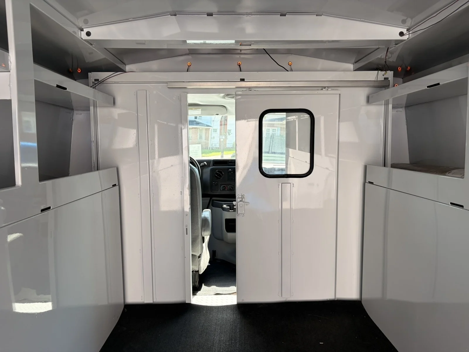 Used 2013 White Ford  image 13