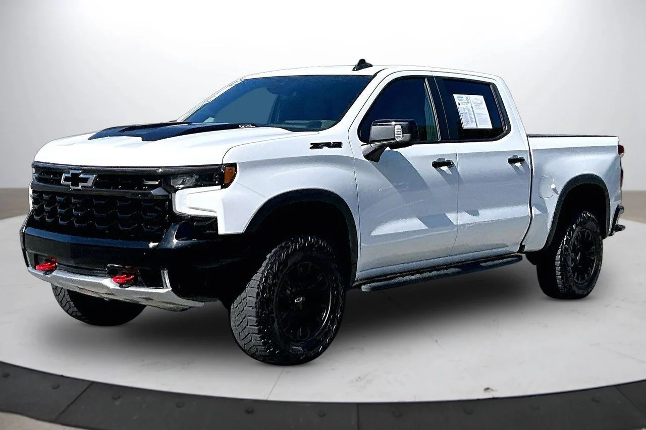 Used 2022 White Chevrolet ZR2 image 4