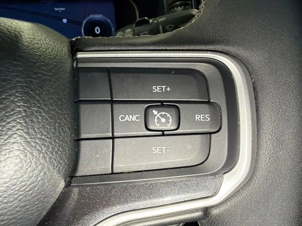 Certified Used 2023 Baltic Gray Metallic Clearcoat Jeep Series I image 31