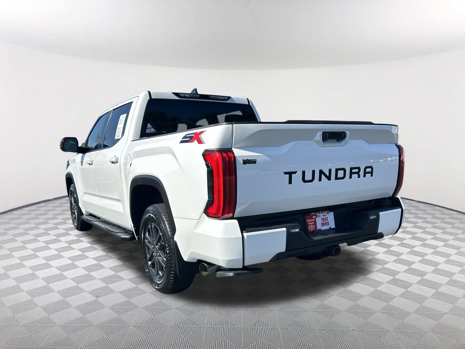 2025 Toyota Tundra SR5 - Photo 7