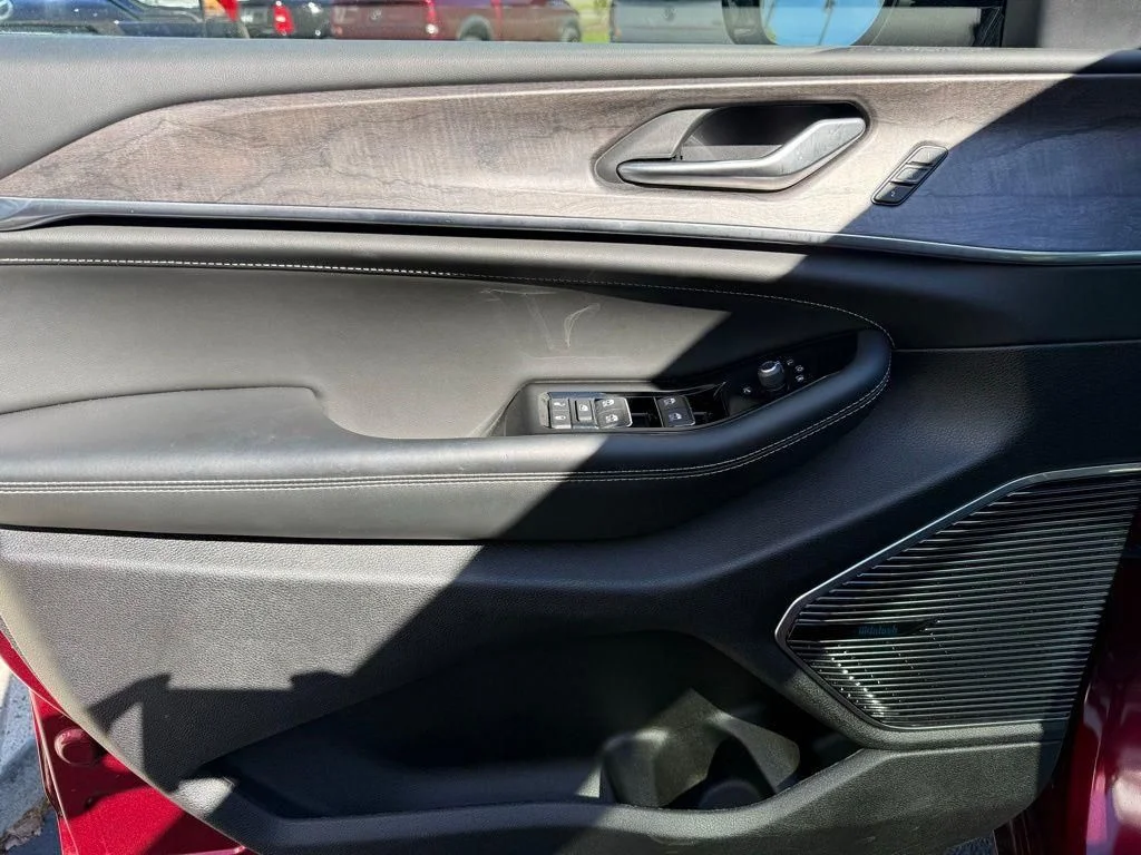 2024 Jeep Grand Cherokee Overland 4xe - Photo 13