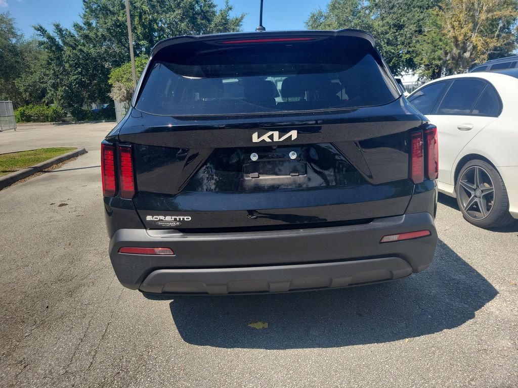 Used 2023 Black Kia LX image 4