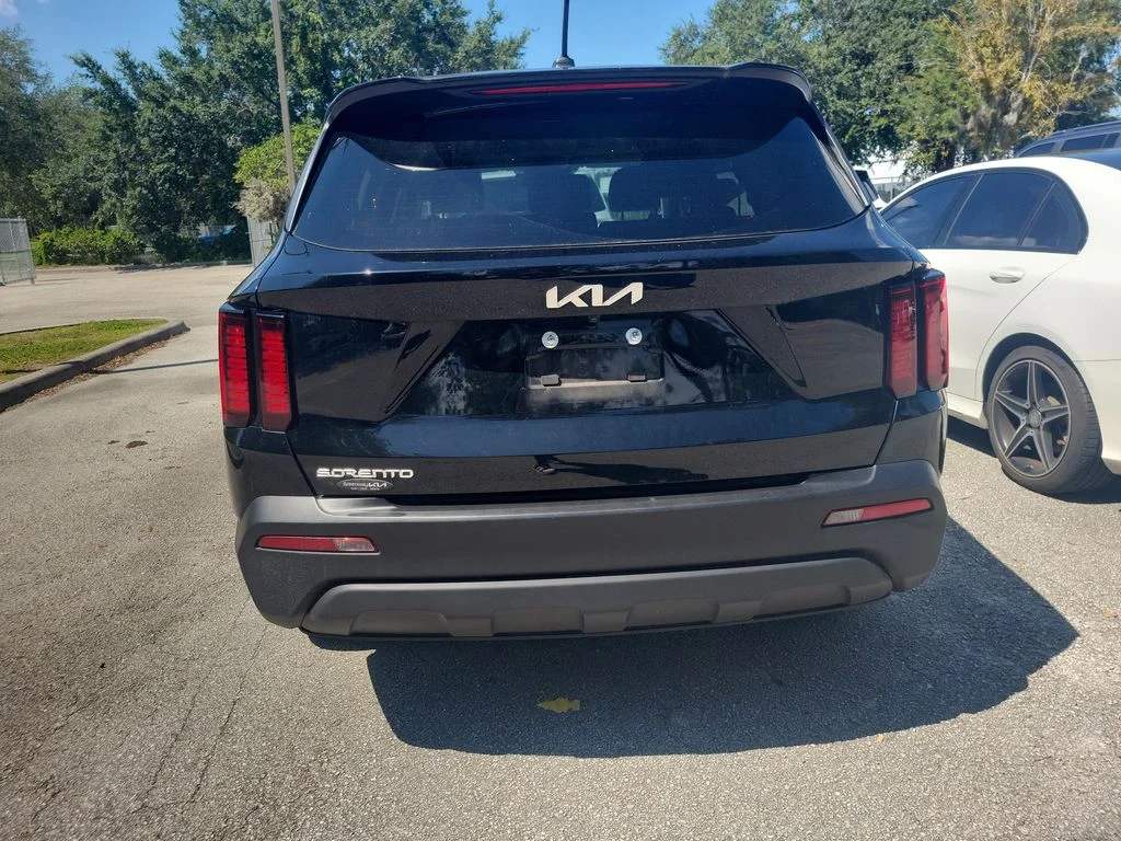 Used 2023 Black Kia LX image 4