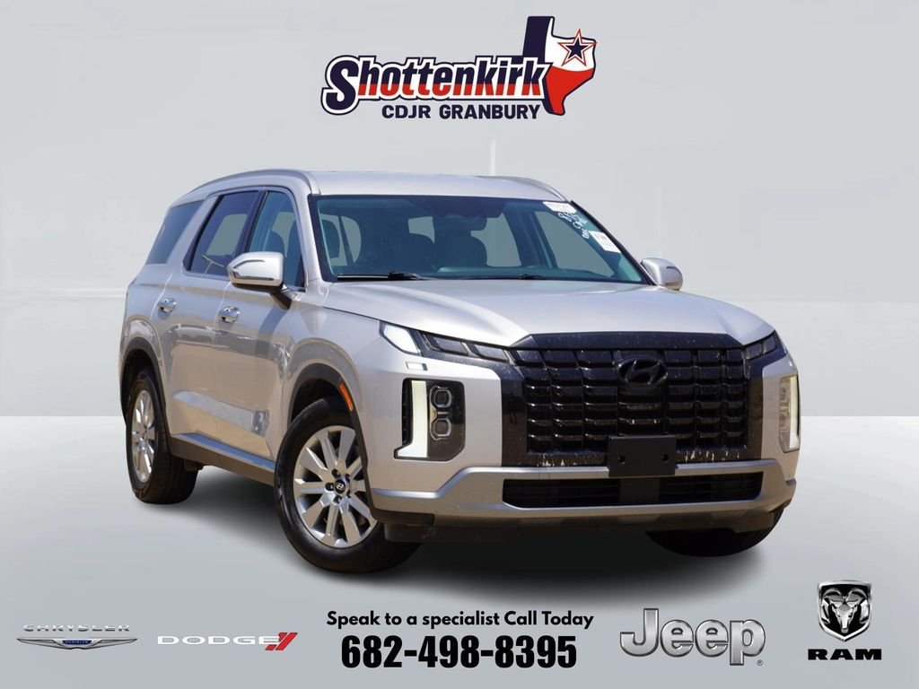 Used 2025 Silver Hyundai SEL image 1