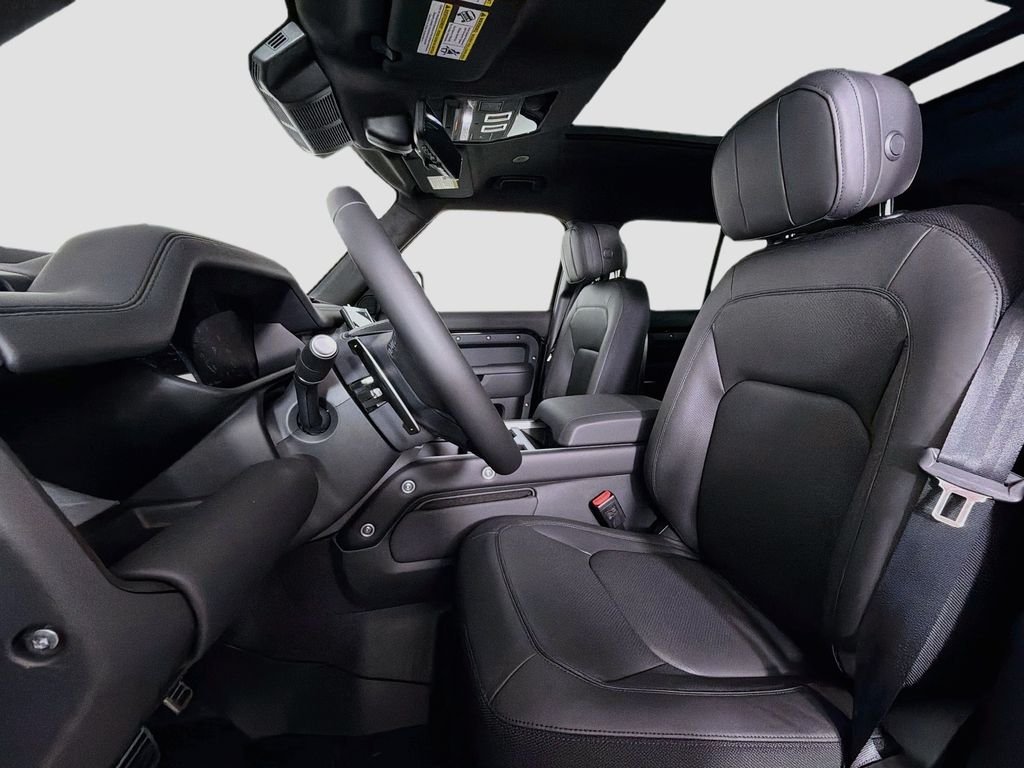 New 2026 Santorini Black Land Rover V8 image 22