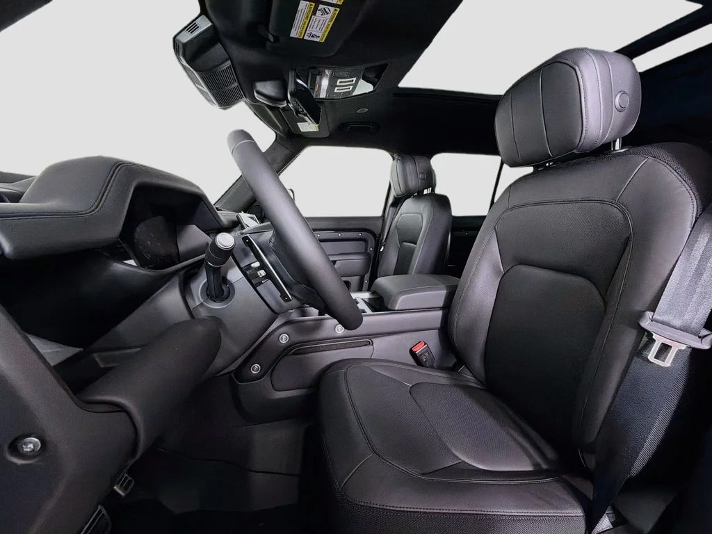 New 2026 Santorini Black Land Rover V8 image 22