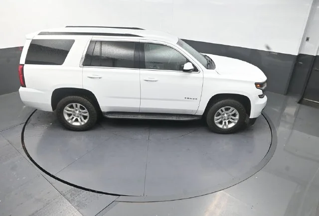 Used 2017 White Chevrolet LS image 19
