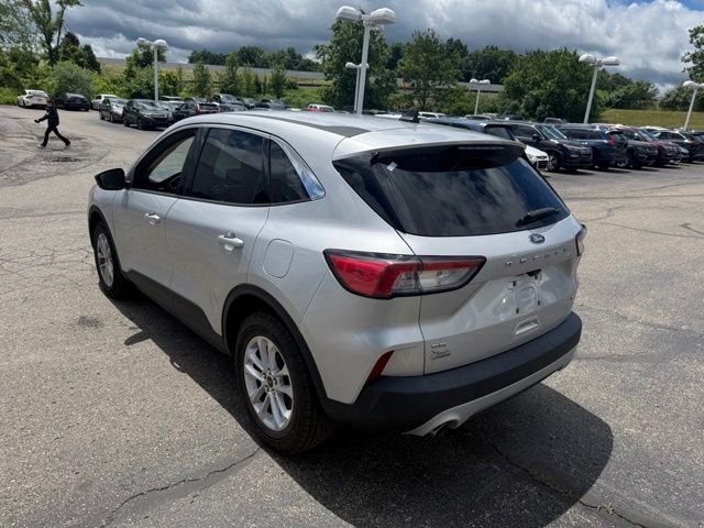 Used 2020 Ingot Silver Ford SE image 2