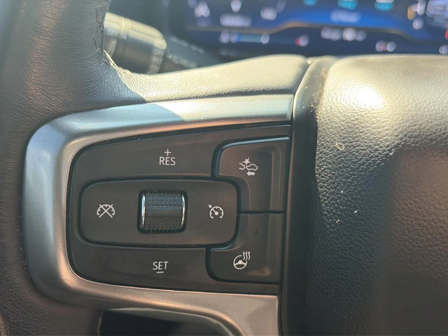 Used 2022 SUMMIT WHITE Chevrolet Premier image 33