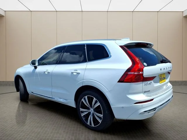 Certified Used 2023 Crystal White Volvo Plus image 14