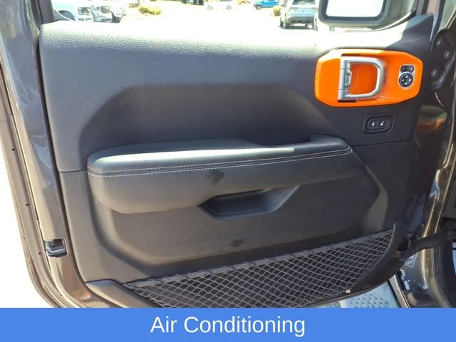 Used 2018 Gray Jeep Unlimited Sahara image 17