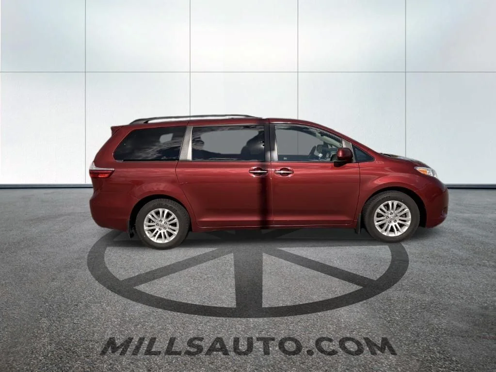 Used 2016 Red Toyota XLE image 4
