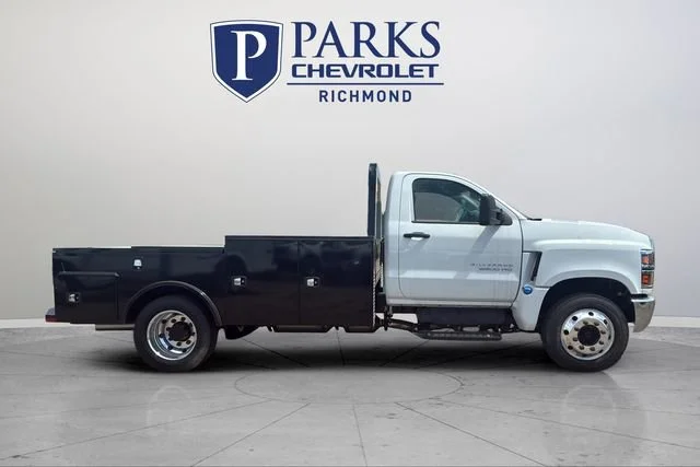 New 2024 Summit White Chevrolet Work Truck image 4