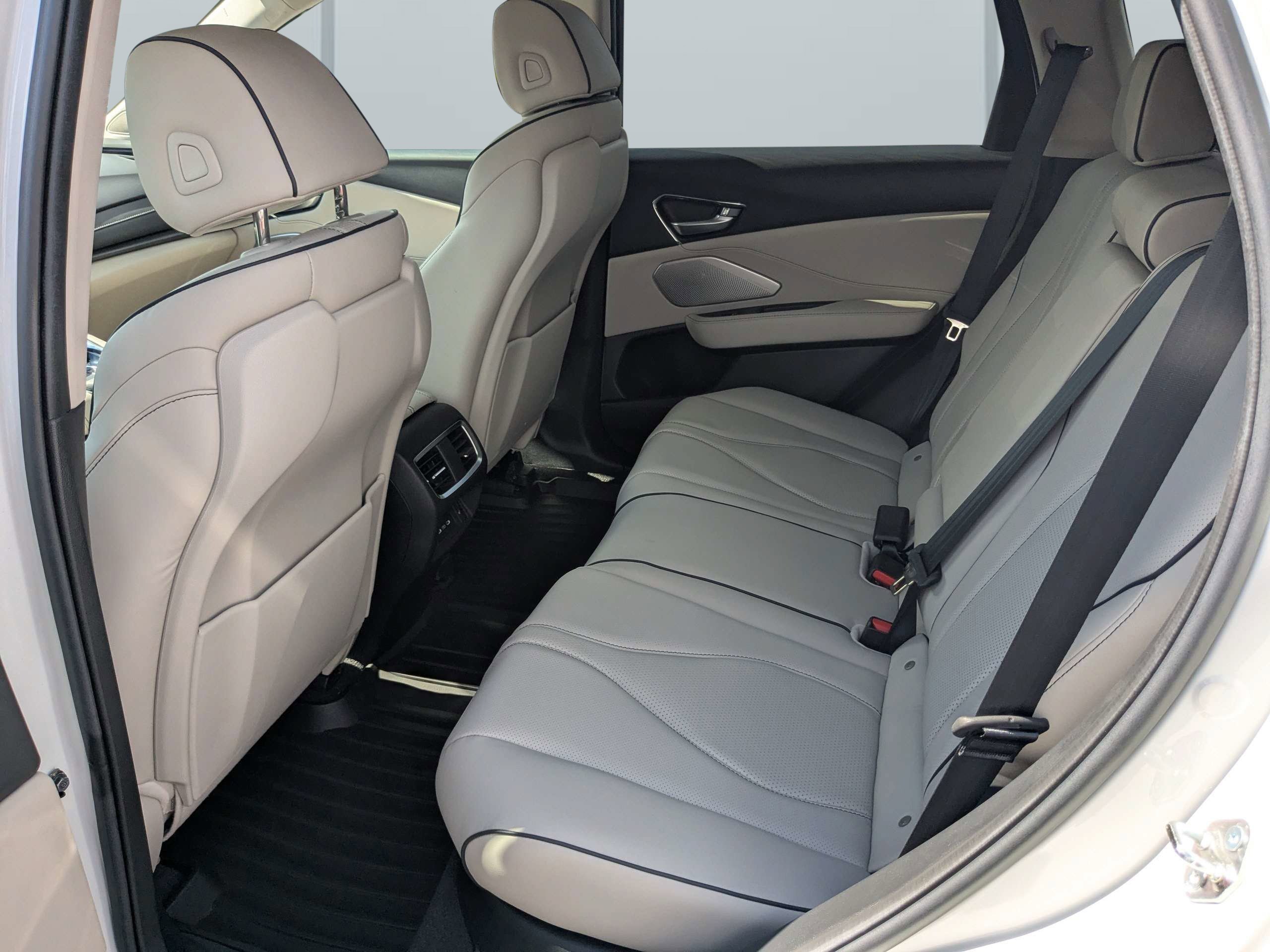 Certified Used 2025 Platinum White Pearl Acura Advance Package image 49