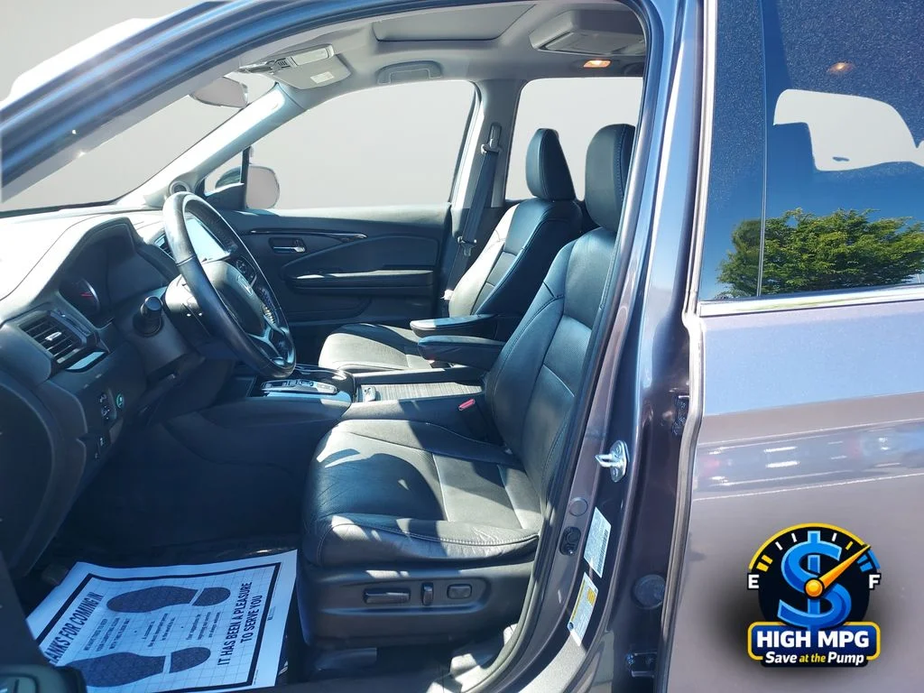 Used 2022 Gray Honda Elite image 9