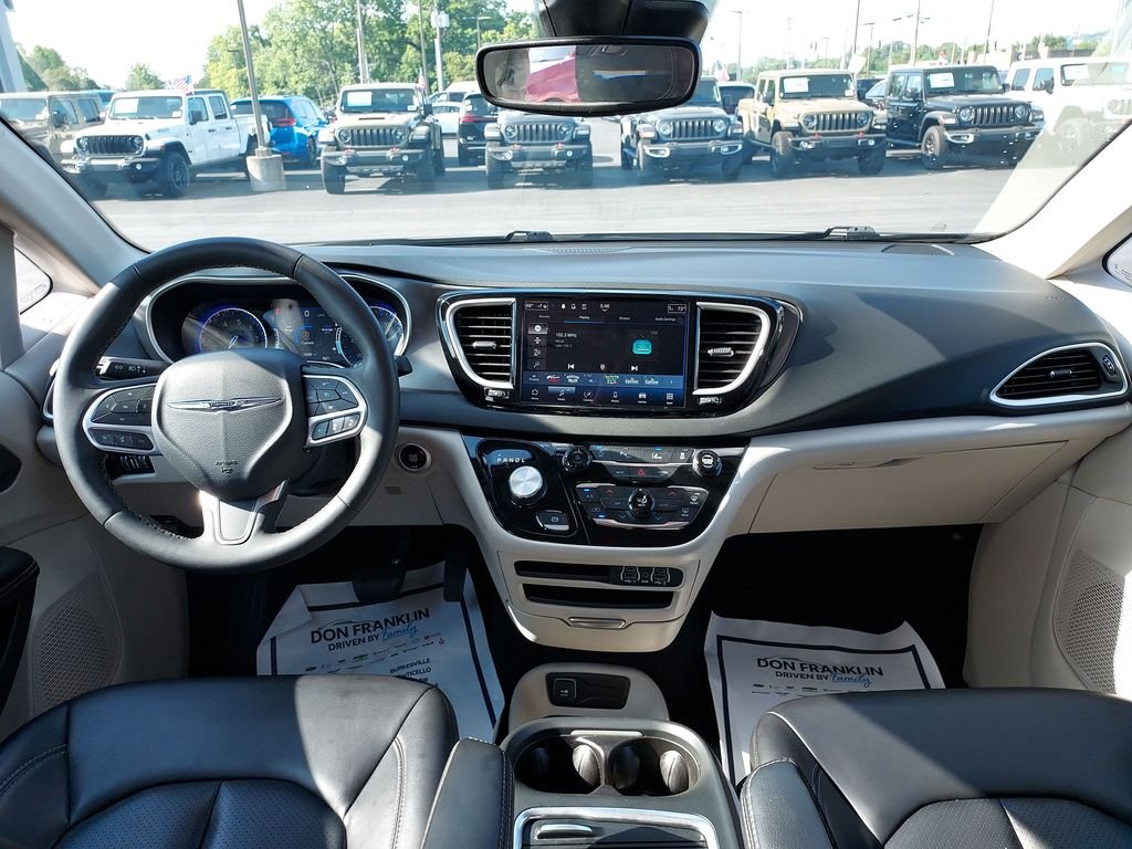 Used 2023 White Chrysler Touring L image 12