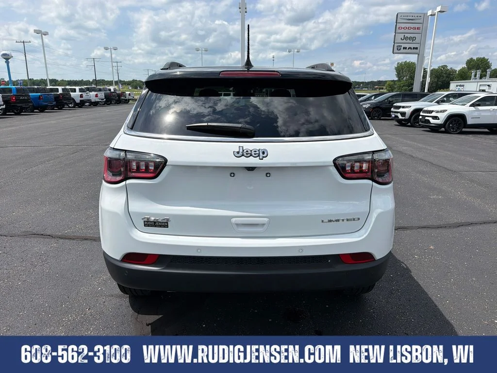 Used 2025 White Jeep Limited image 4