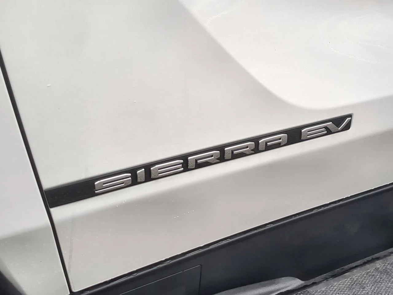 New 2026 Summit White GMC Elevation Extended Range image 31
