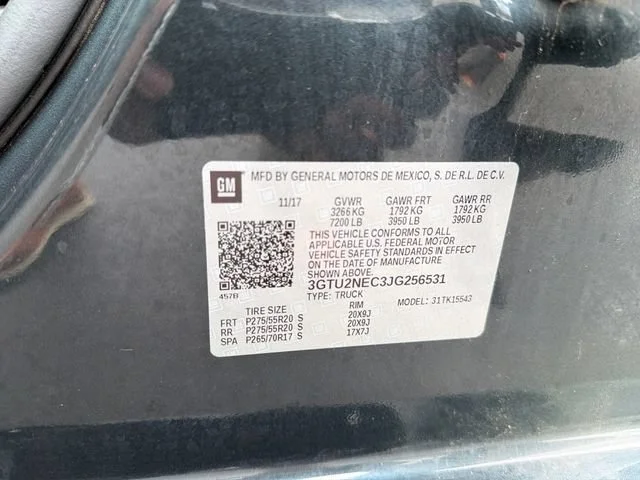 Used 2018 DARK SLATE METALLIC GMC SLT image 33