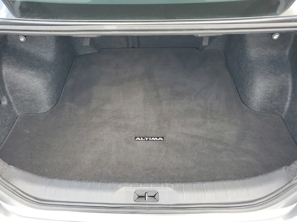 Used 2025 Gray Nissan SV FWD image 9