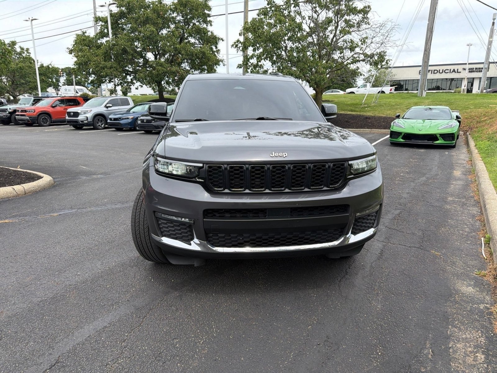 Used 2023 Baltic Gray Metallic Clearcoat Jeep Laredo image 3
