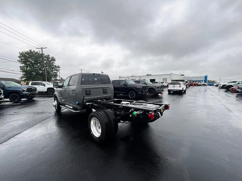 New 2027 Ceramic Gray Clearcoat RAM Laramie image 7
