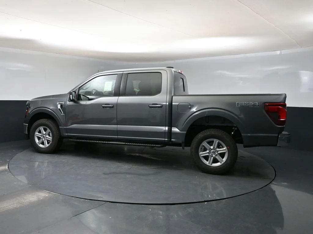 New 2026 Gray Ford XLT image 4