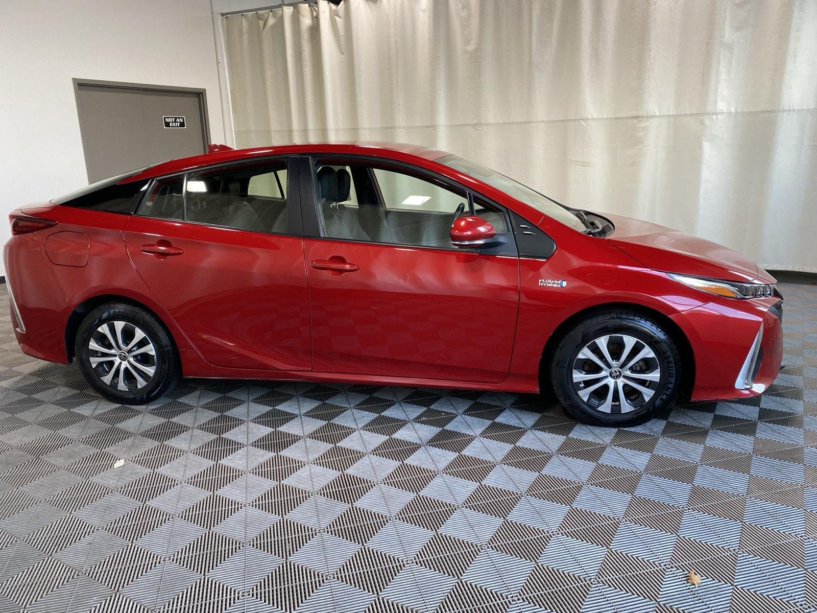 Used 2021 Supersonic Red Toyota XLE image 16