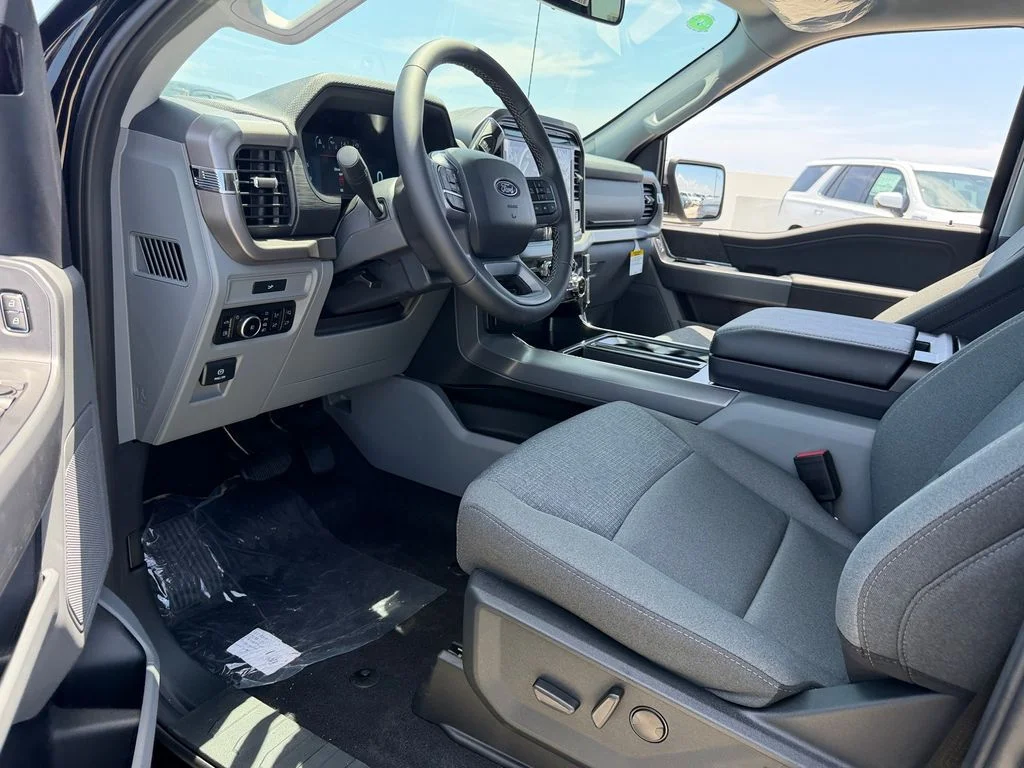 New 2026 Agate Black Metallic Ford XLT image 9