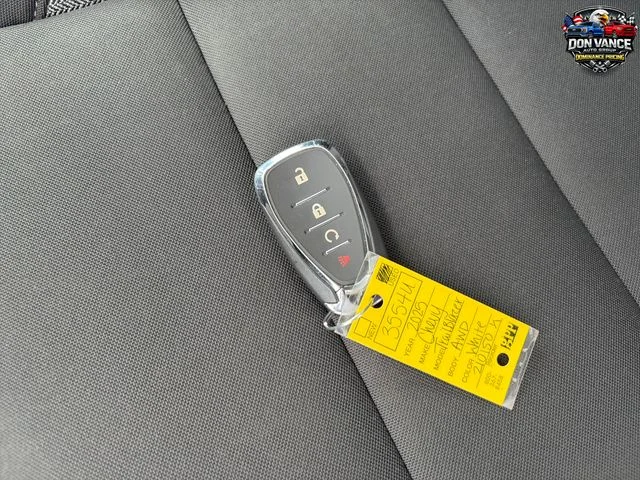 Used 2025 White Chevrolet LT image 27