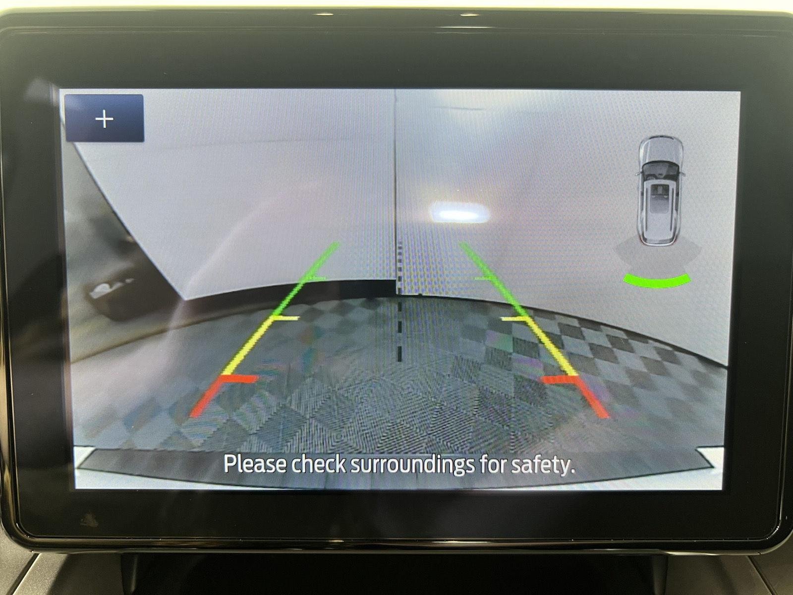 Used 2022 White Metallic Ford XLT image 4