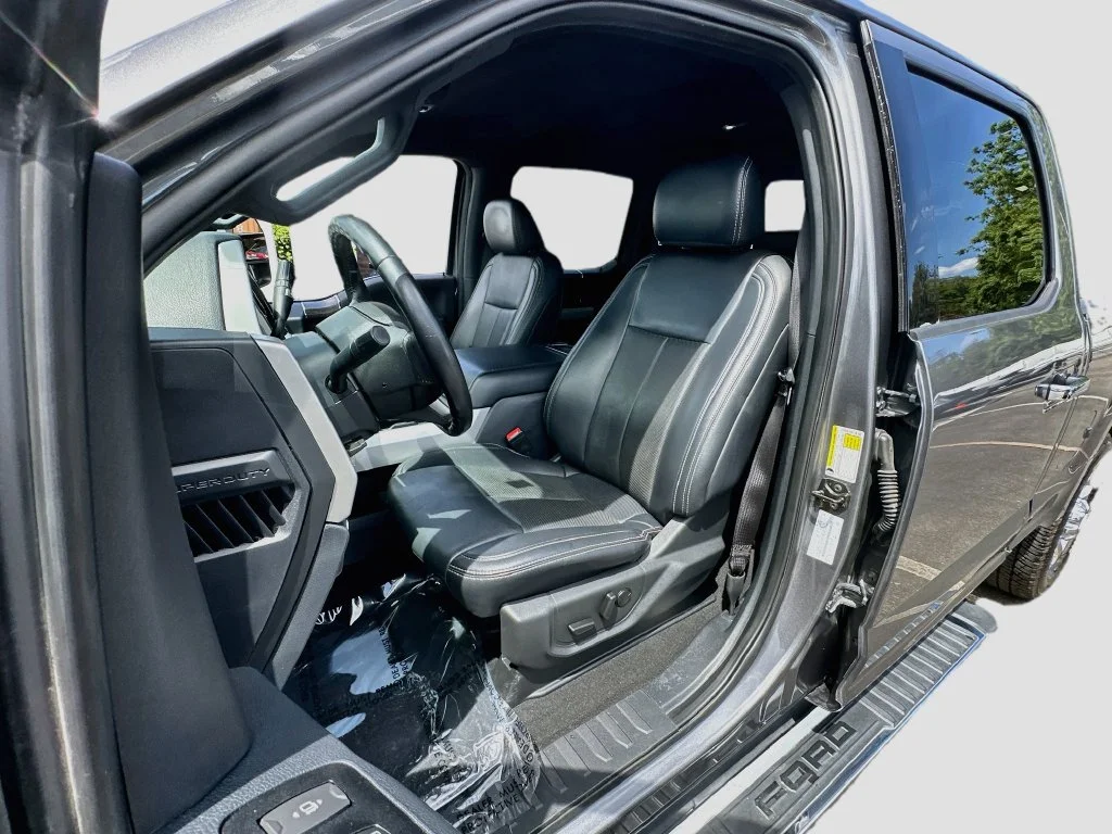 Used 2022 Gray Ford Lariat image 22