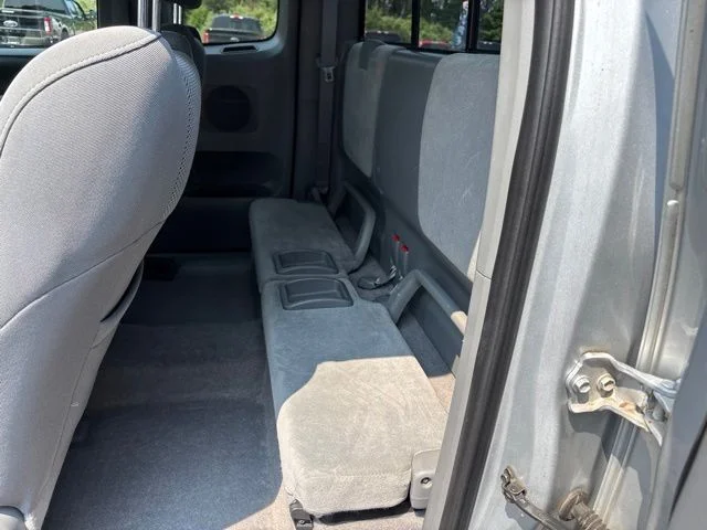 Used 2007  Toyota Base image 14