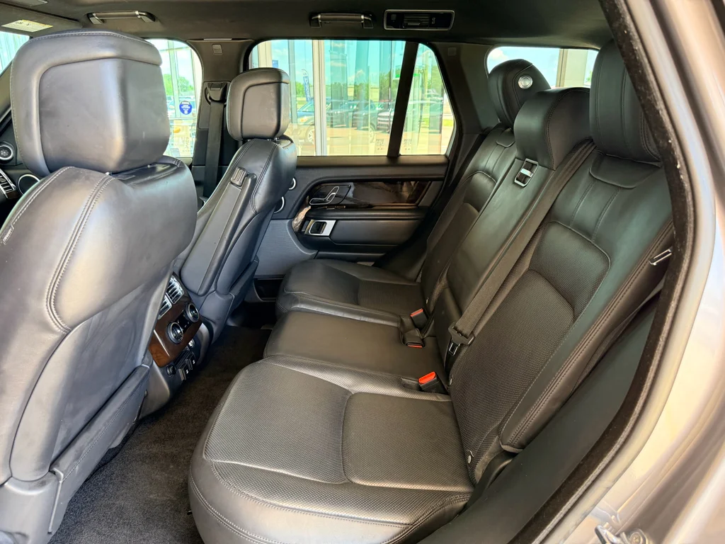 Used 2021 Eiger Grey Metallic Land Rover Westminster image 24