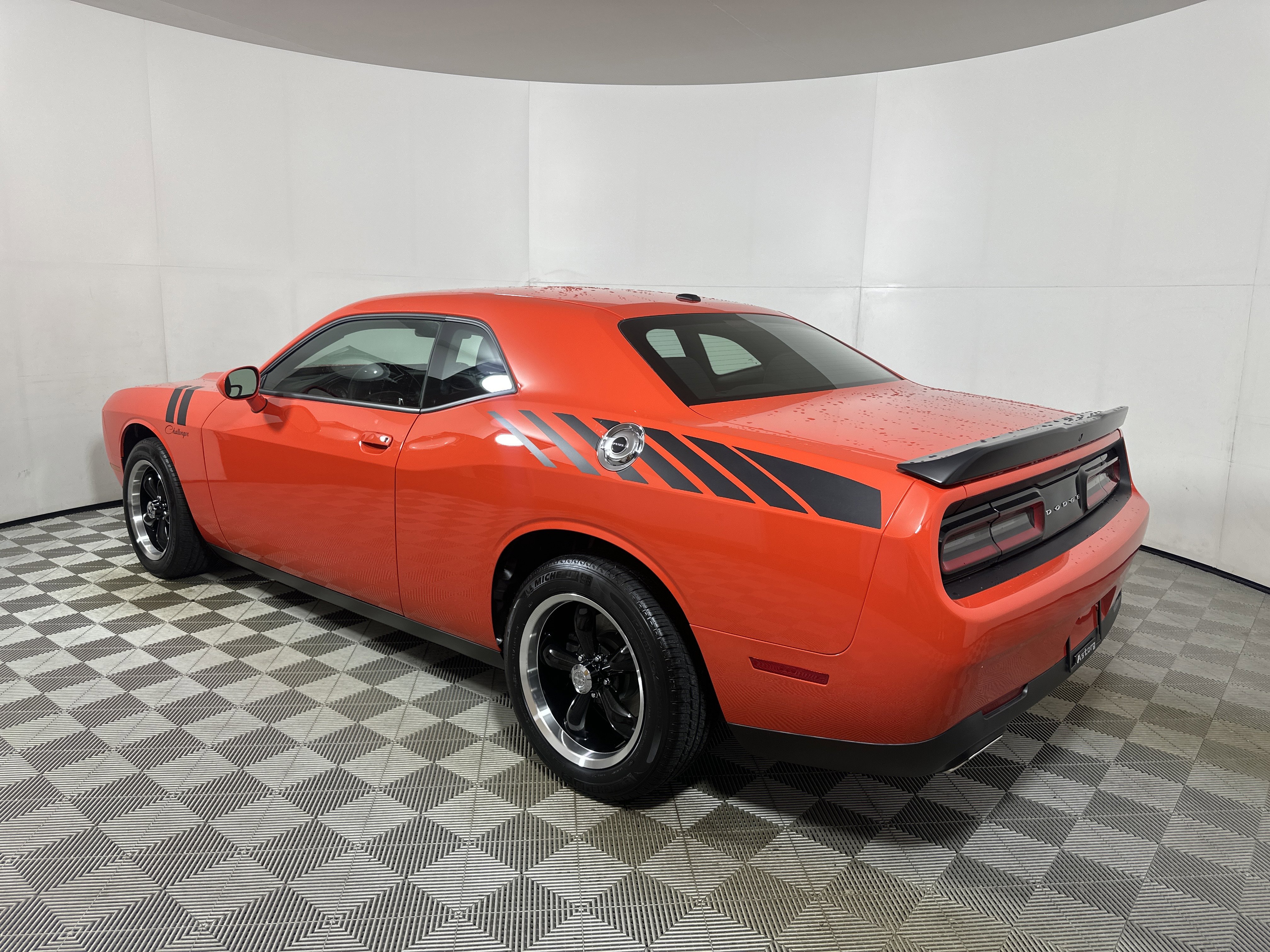 Certified Used 2023 Go Mango Dodge SXT image 5