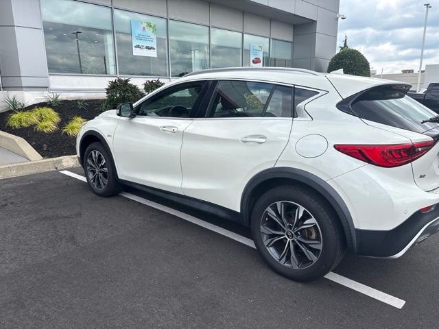Used 2018 White INFINITI Premium image 4
