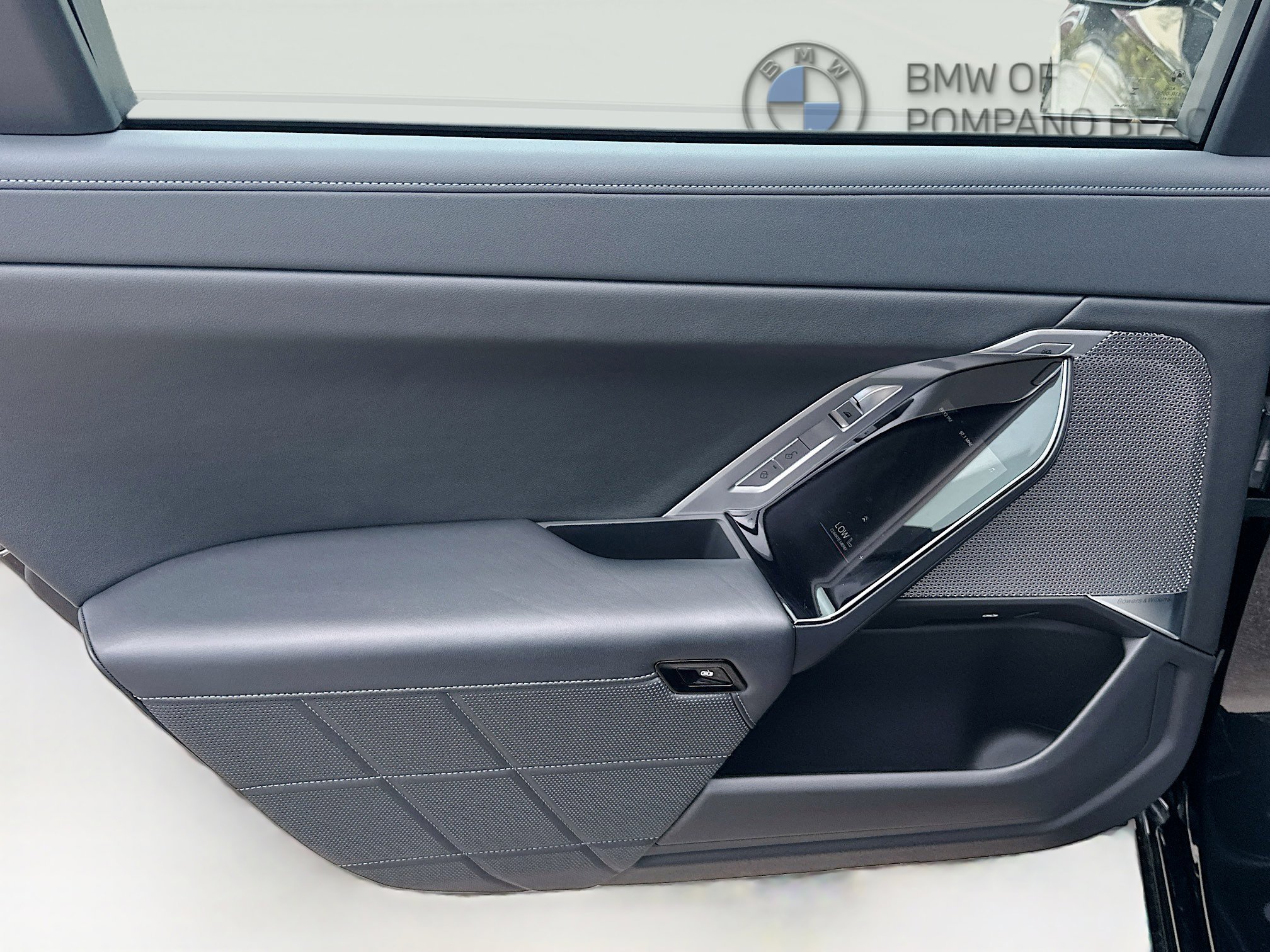 Certified Used 2024 Black Sapphire Metallic BMW xDrive60 image 22