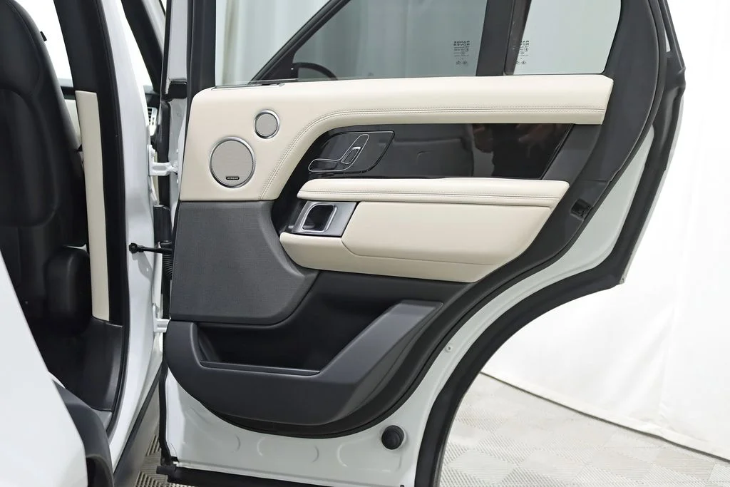 Used 2021 White Land Rover Westminster image 34