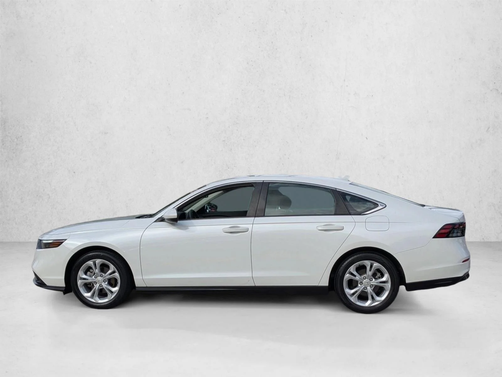 Used 2023 Platinum White Pearl Honda LX image 9