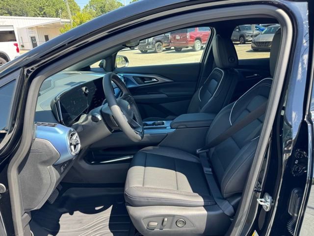 2025 Chevrolet Equinox EV 1LT - Photo 11