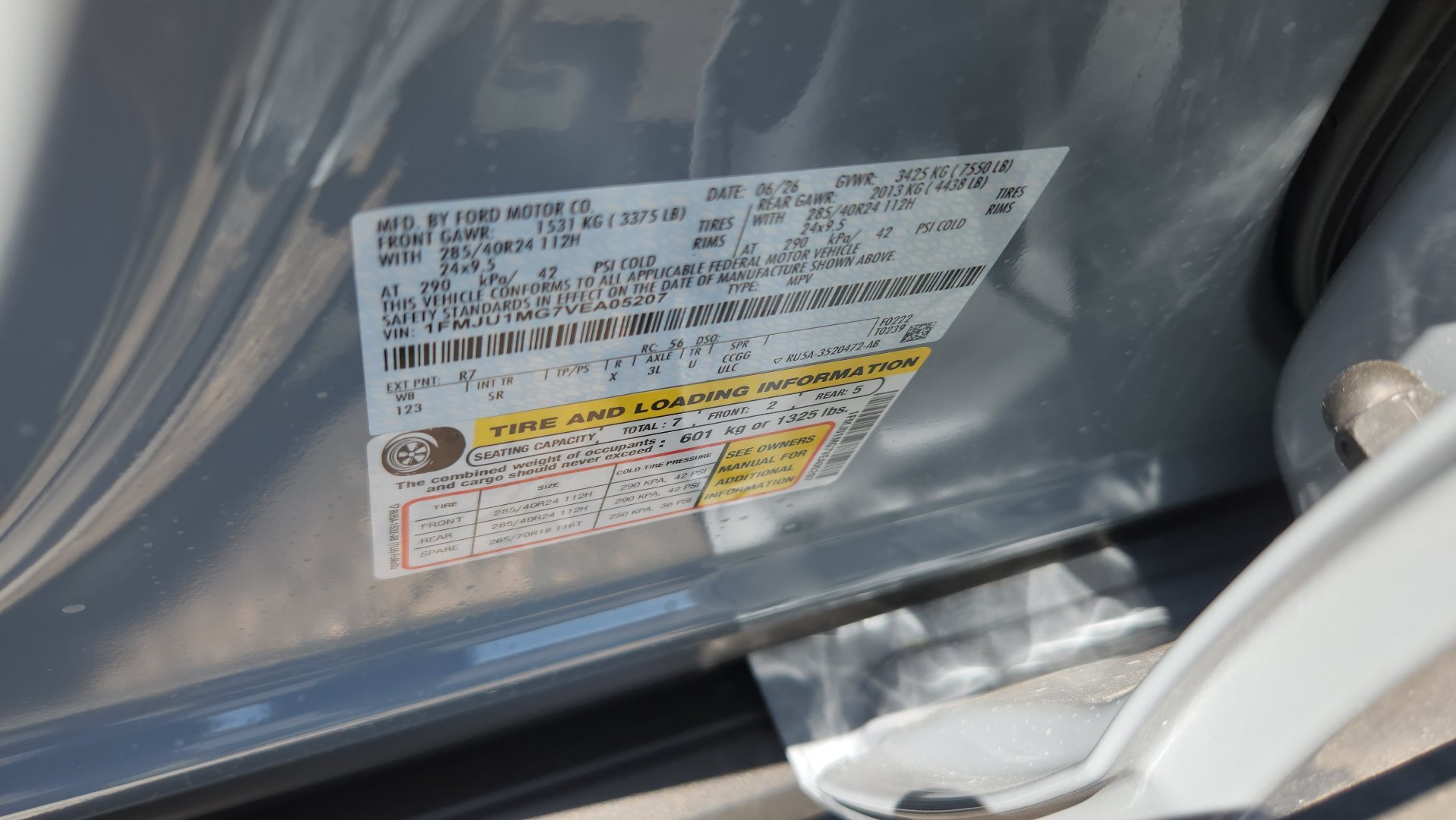 New 2027 Glacier Gray Metallic Tri-Coat Ford Platinum image 11