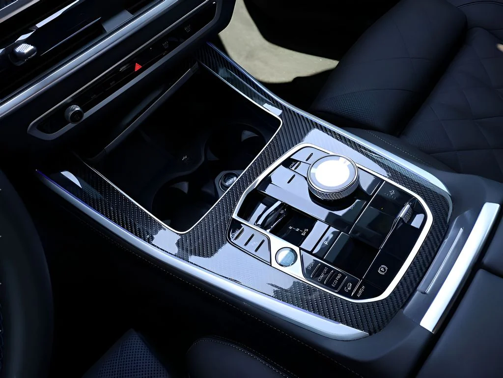 Used 2025 Black BMW M60i image 29