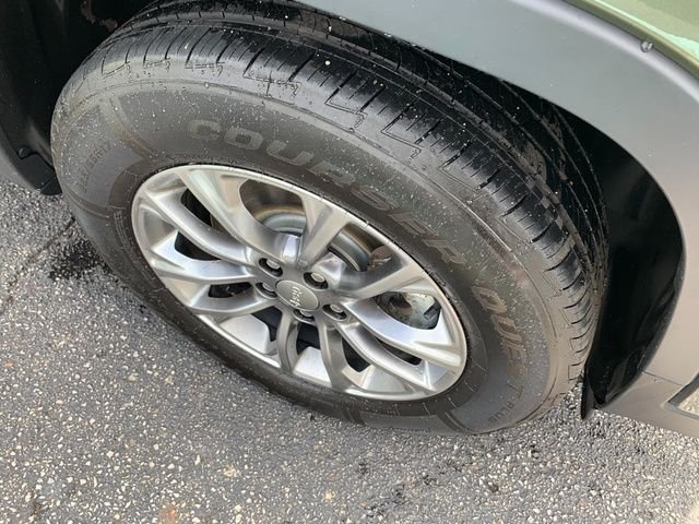 Used 2021 Green Jeep Latitude Lux image 11