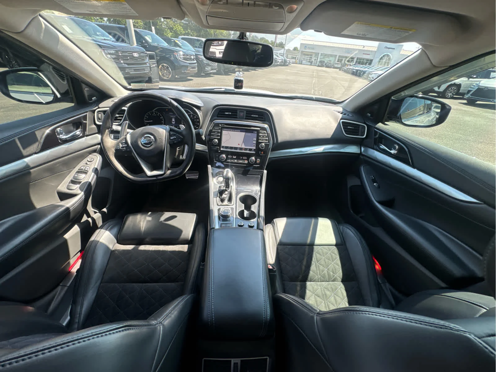 Used 2017 Brilliant Silver Nissan SR image 28