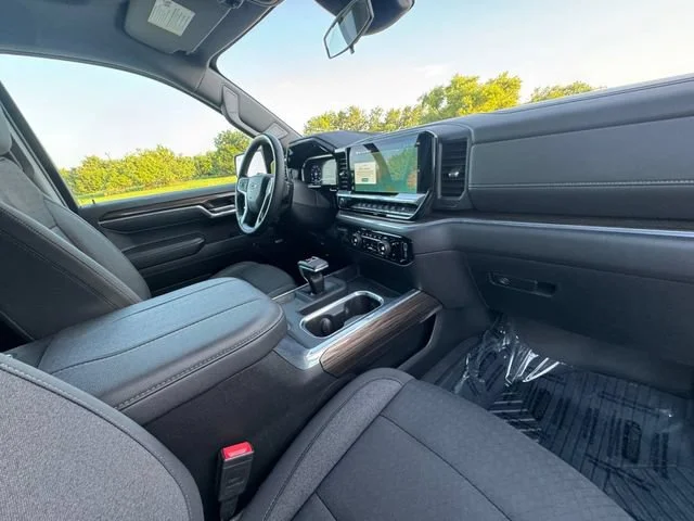 Used 2023 STERLING GRAY METALLIC Chevrolet RST image 31