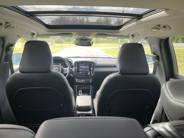 Used 2025 White Volvo Plus Dark Theme image 14
