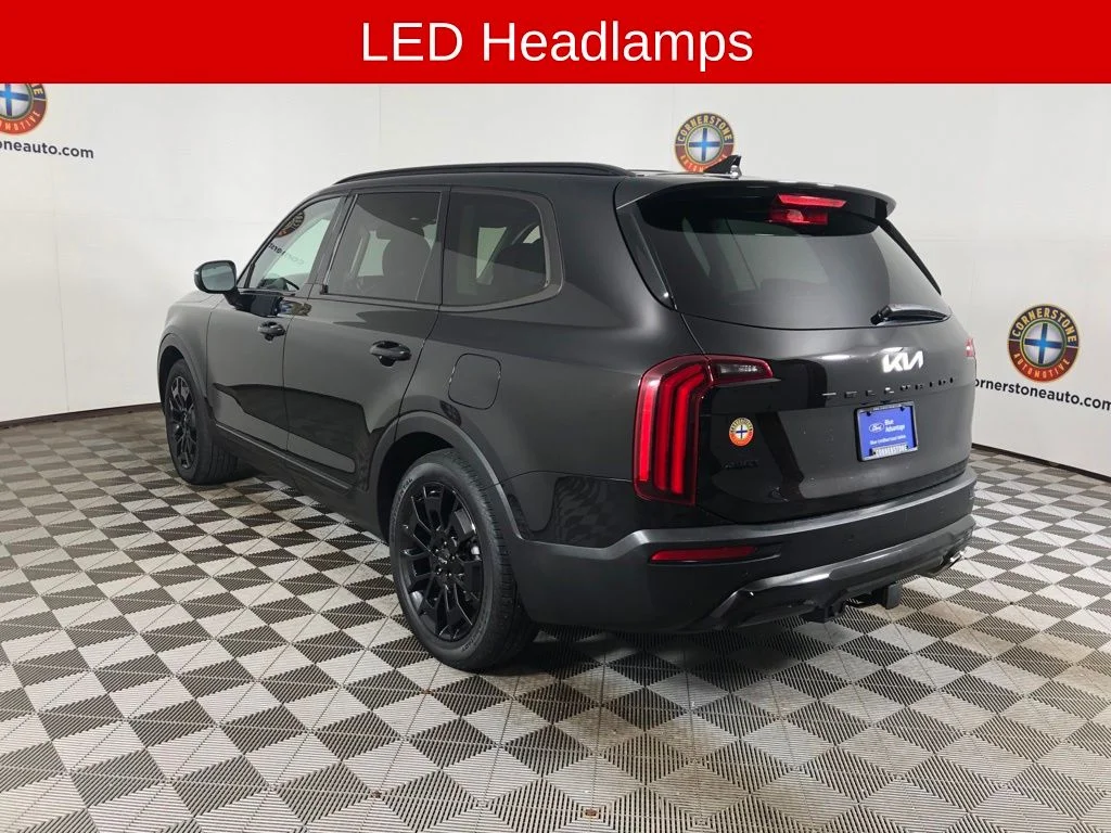 Used 2022 Black Kia EX image 25