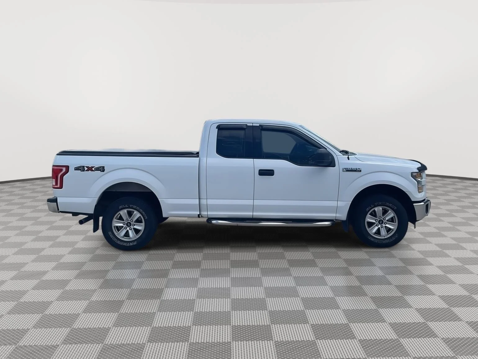 Used 2015 Oxford White Ford XLT image 2