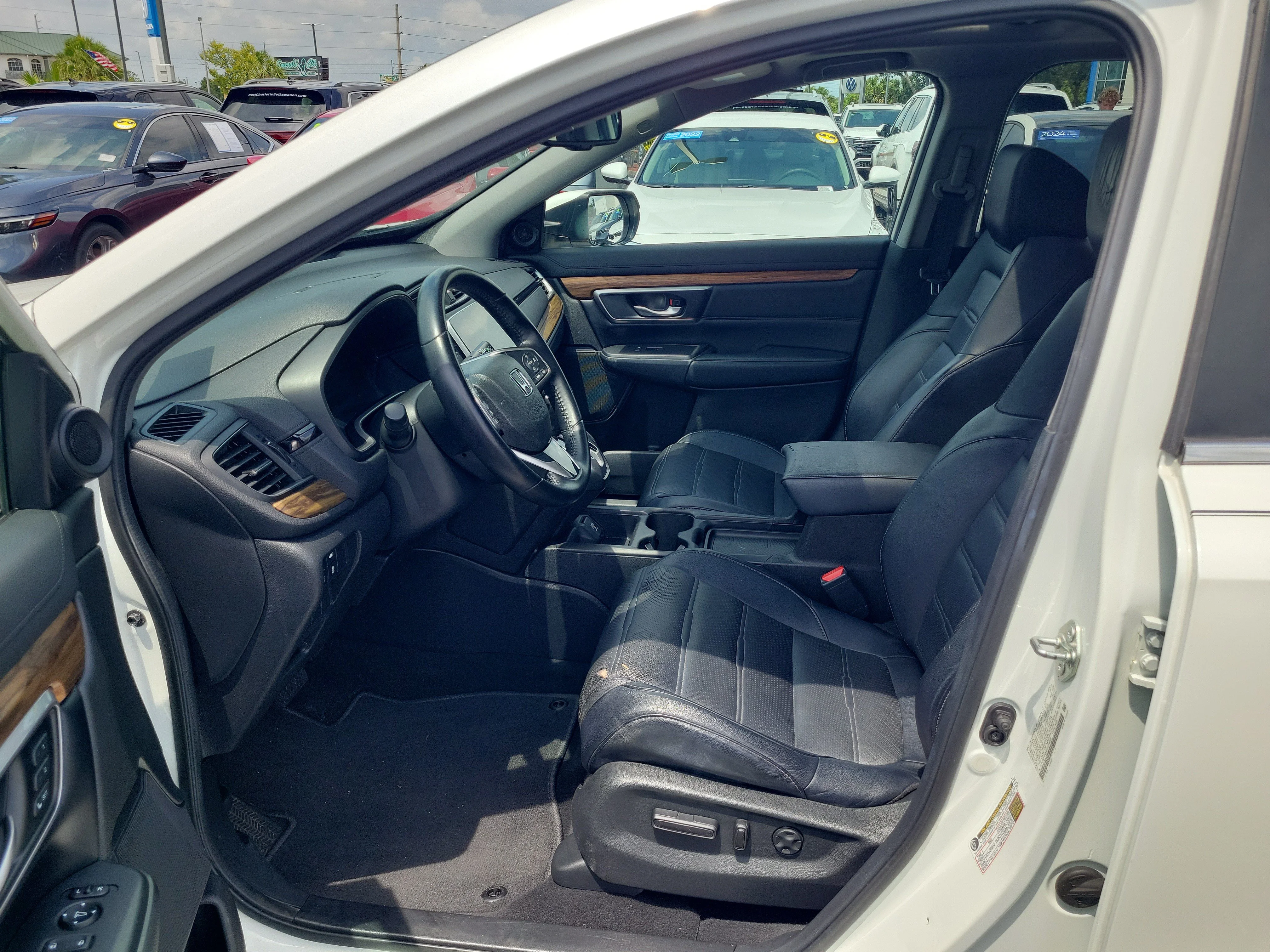 Used 2017 White Honda EX-L image 16
