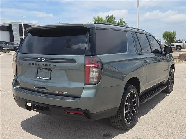 Used 2024 Silver Sage Metallic Chevrolet RST 4x4 image 3
